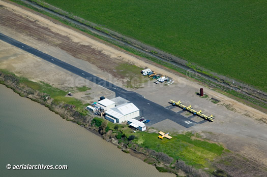 © aerialarchives.com Restricted Airport in California's Central Valley, aerial photograph,
AHLB3522.jpg, AHFH6R