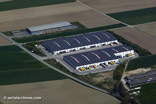 © aerialarchives.com solar panels warehouse rooftop aerial photography AHLB7800 C1D2EP